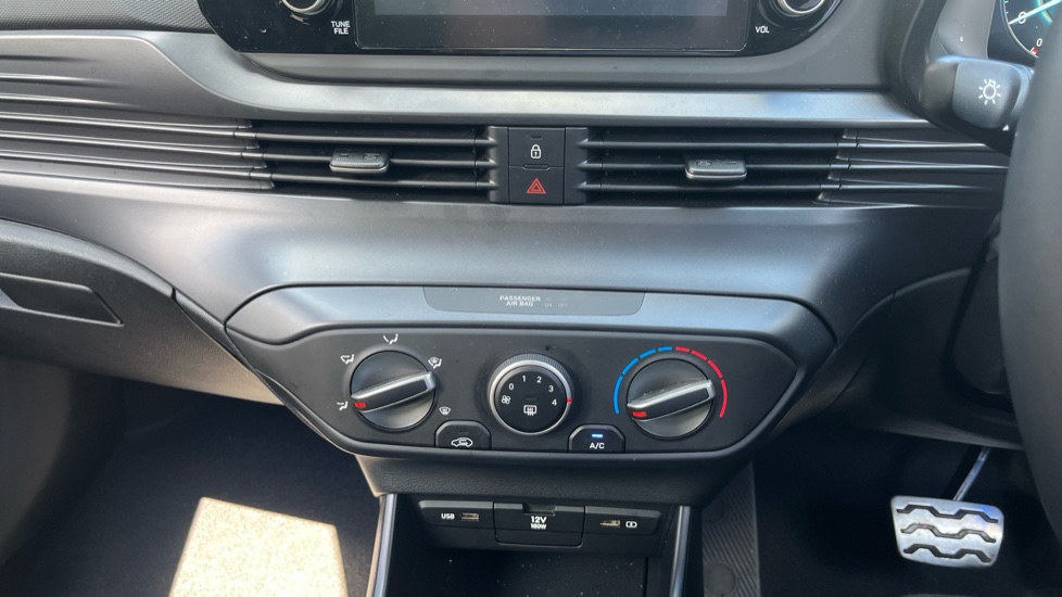 Hyundai BAYON 1.0 TGDi 48V MHEV SE Connect 5dr DCT Petrol Hatchback - Image 30