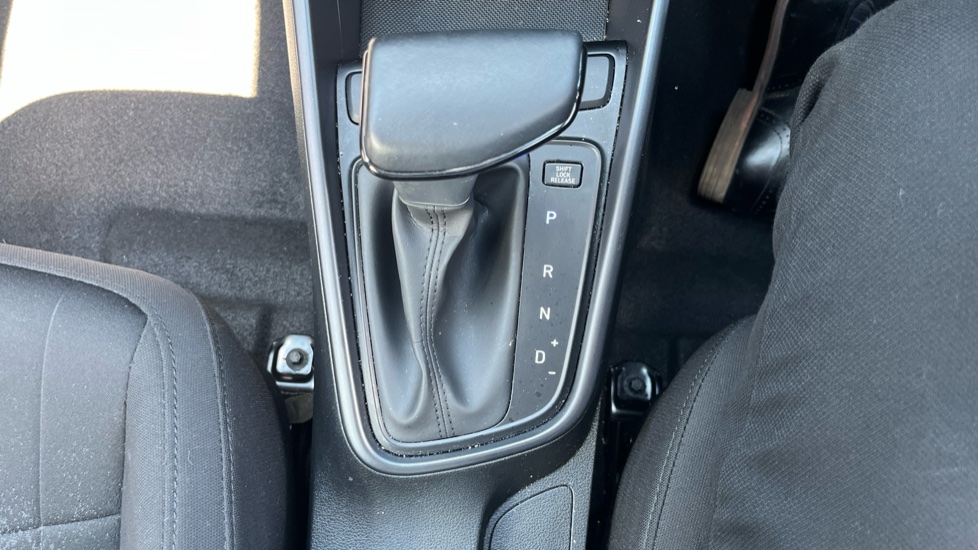 Hyundai BAYON 1.0 TGDi 48V MHEV SE Connect 5dr DCT Petrol Hatchback - Image 32