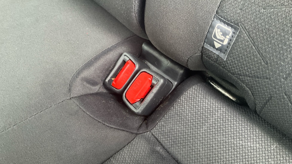 Toyota RAV4 2.5 VVT-i Hybrid Design 5dr CVT Hybrid Estate - Image 17