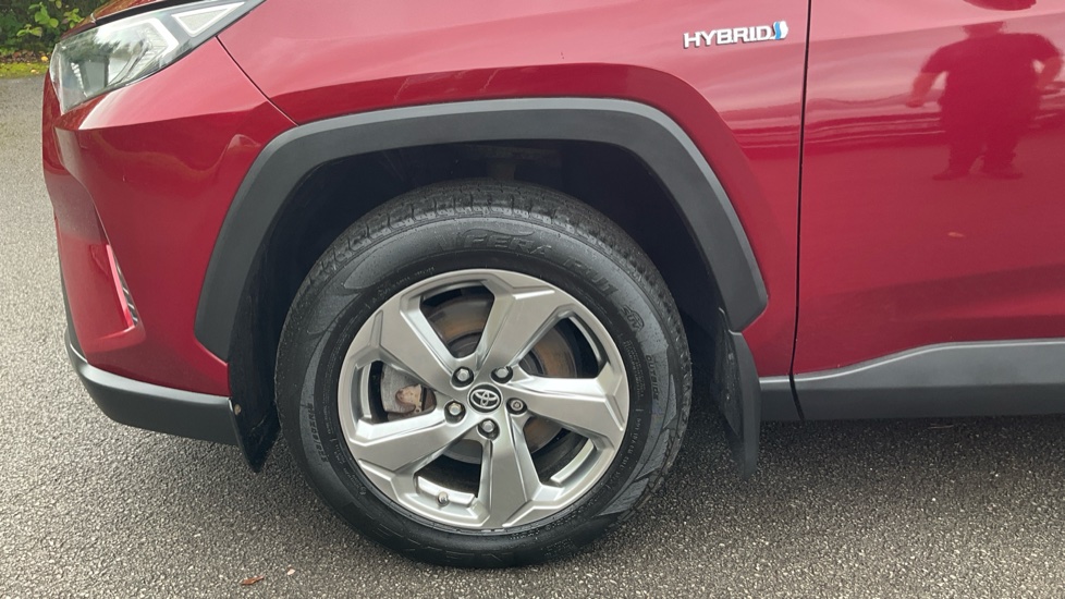 Toyota RAV4 2.5 VVT-i Hybrid Design 5dr CVT Hybrid Estate - Image 21