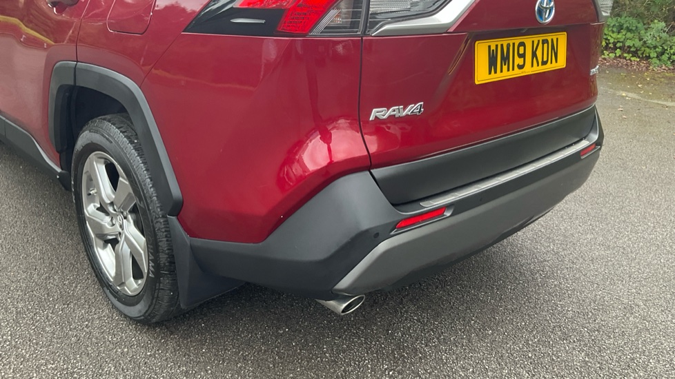 Toyota RAV4 2.5 VVT-i Hybrid Design 5dr CVT Hybrid Estate - Image 27