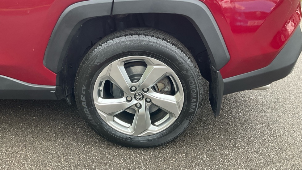 Toyota RAV4 2.5 VVT-i Hybrid Design 5dr CVT Hybrid Estate - Image 29