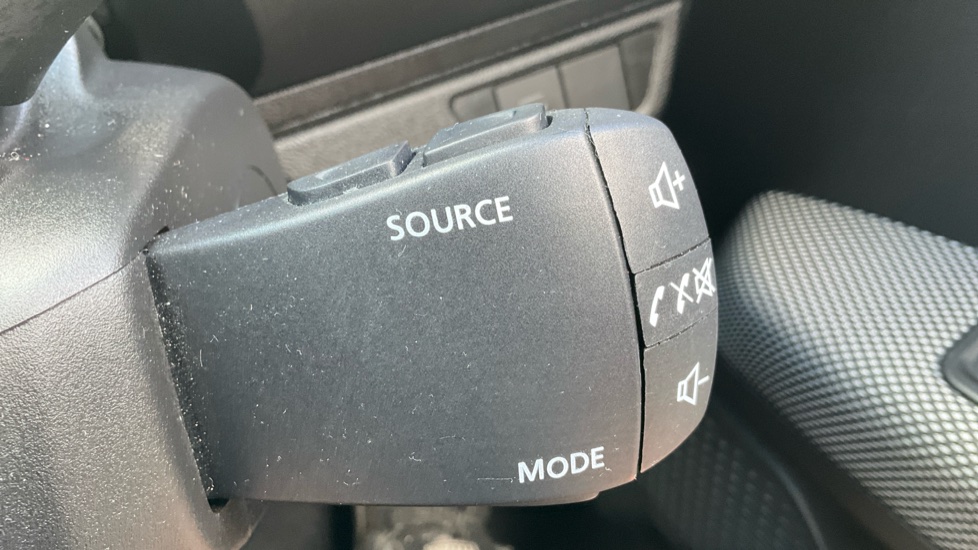 Dacia Sandero 1.0 TCe Comfort 5dr Petrol Hatchback - Image 31