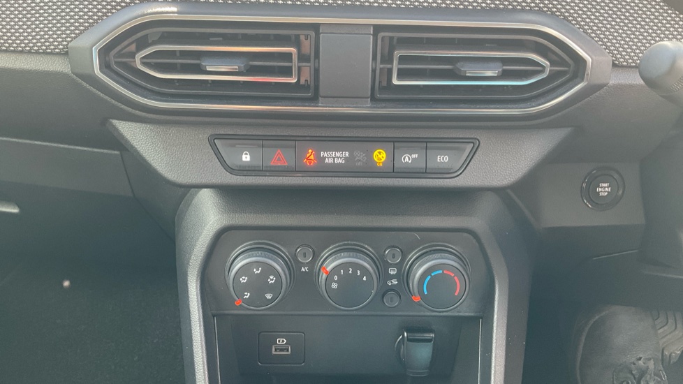 Dacia Sandero 1.0 TCe Comfort 5dr Petrol Hatchback - Image 35