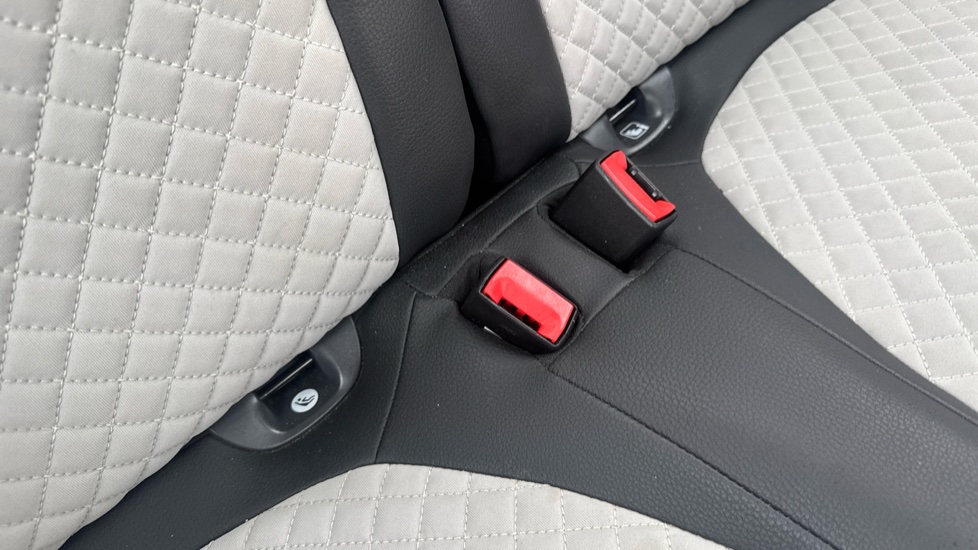 Fiat 500 1.0 Mild Hybrid Dolcevita [Part Leather] 3dr Petrol Hatchback - Image 17