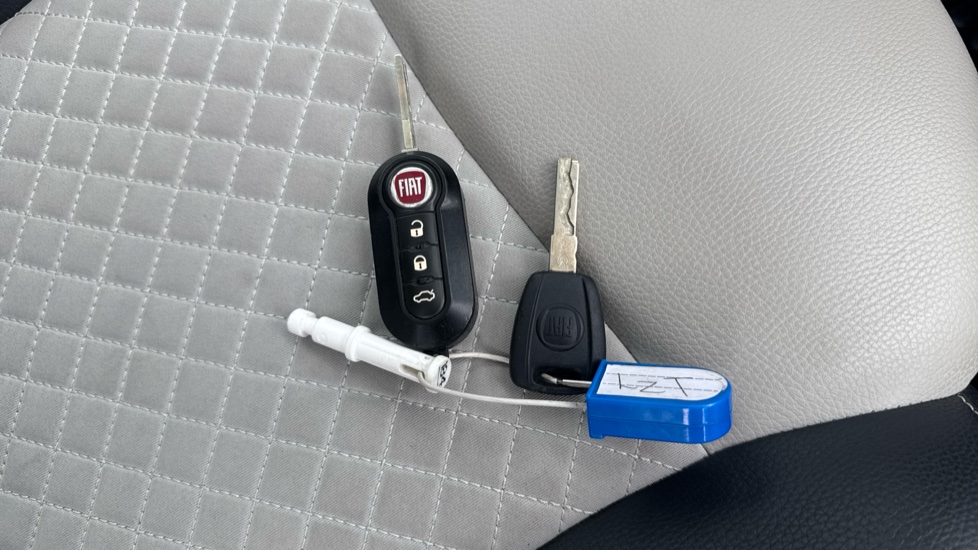 Fiat 500 1.0 Mild Hybrid Dolcevita [Part Leather] 3dr Petrol Hatchback - Image 20