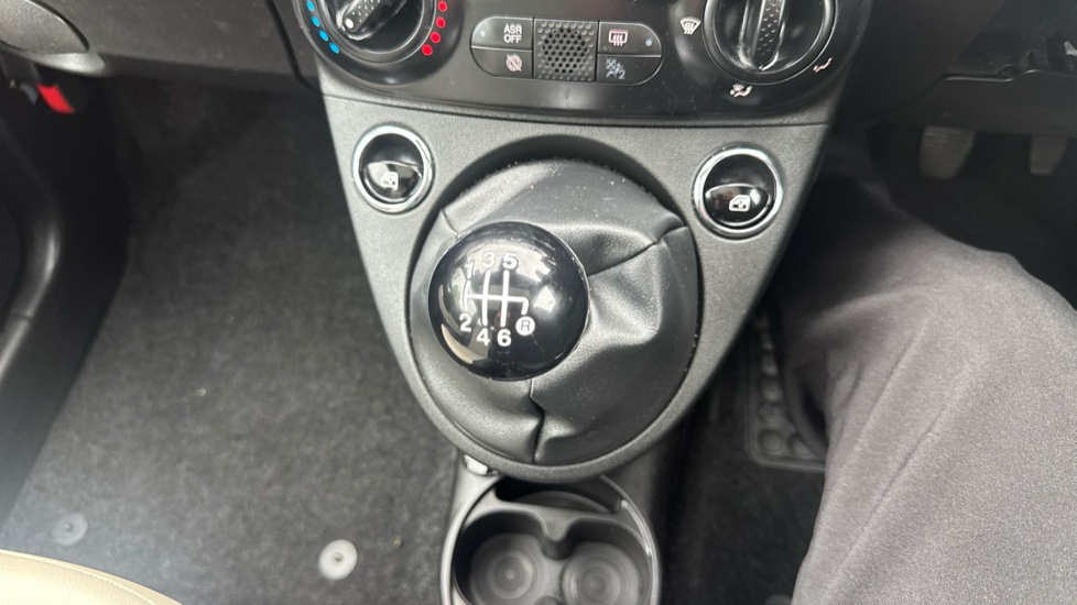 Fiat 500 1.0 Mild Hybrid Dolcevita [Part Leather] 3dr Petrol Hatchback - Image 25