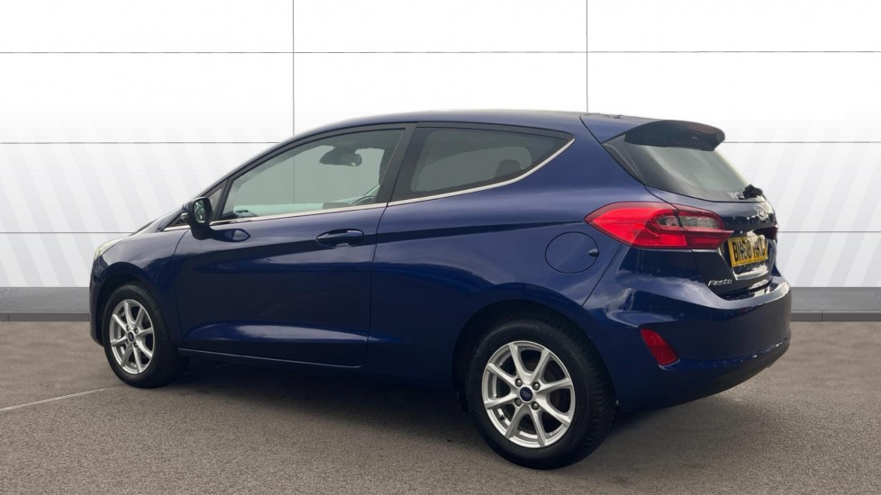 Ford Fiesta 1.1 Zetec 3dr Petrol Hatchback - Image 2