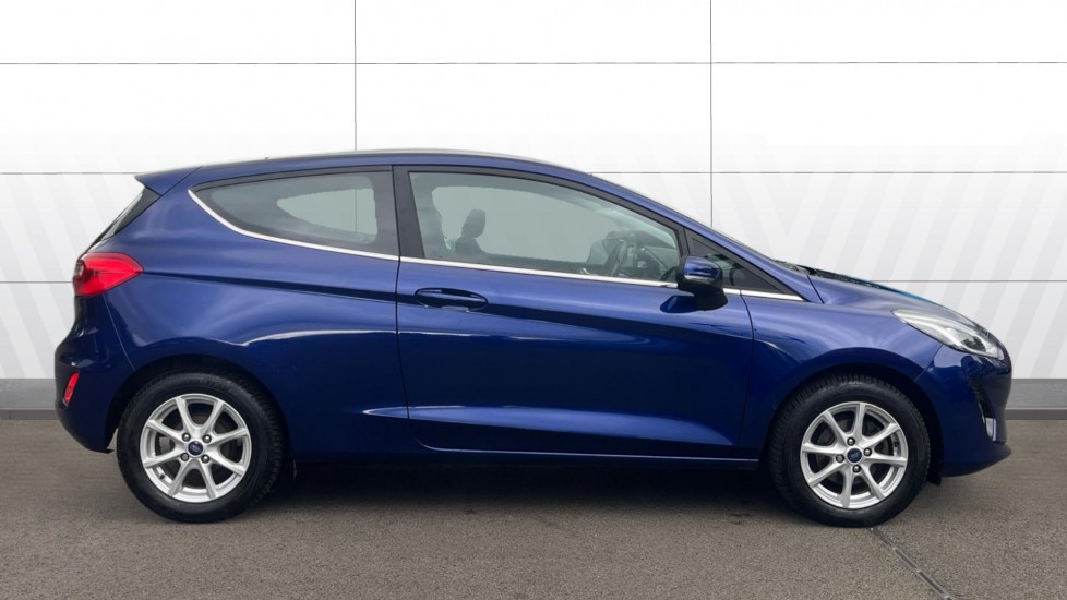 Ford Fiesta 1.1 Zetec 3dr Petrol Hatchback - Image 5