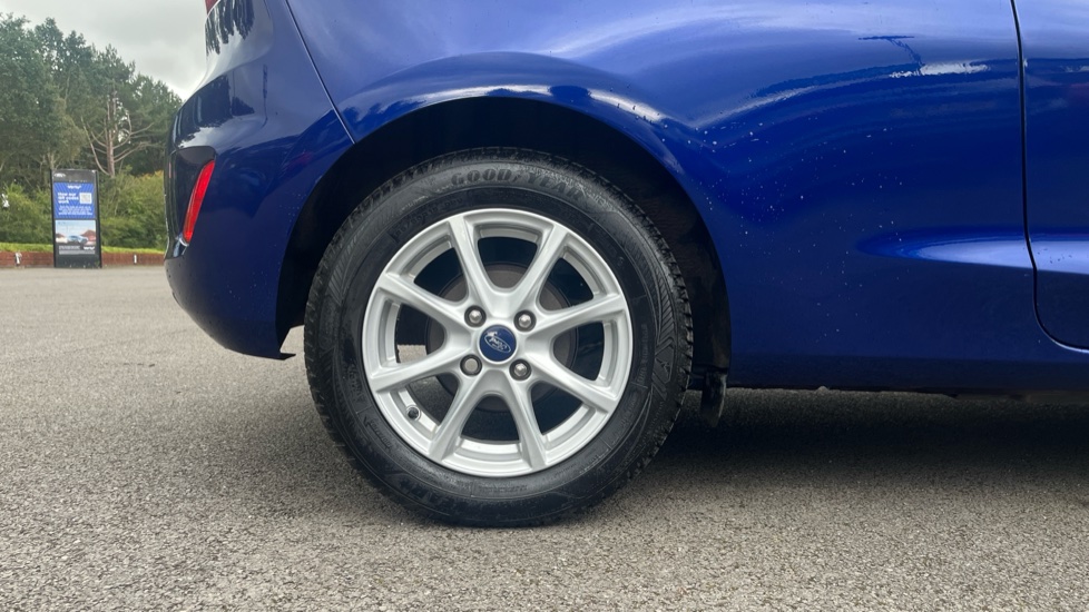 Ford Fiesta 1.1 Zetec 3dr Petrol Hatchback - Image 7