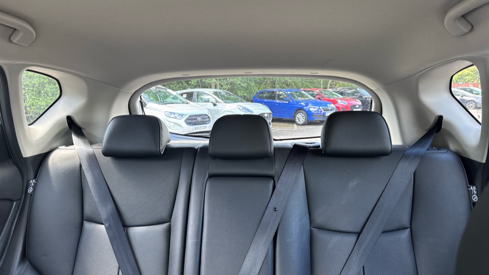Nissan Pulsar 1.2 DiG-T Tekna 5dr Petrol Hatchback - Image 15