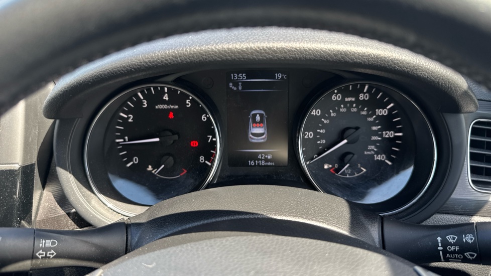 Nissan Pulsar 1.2 DiG-T Tekna 5dr Petrol Hatchback - Image 18