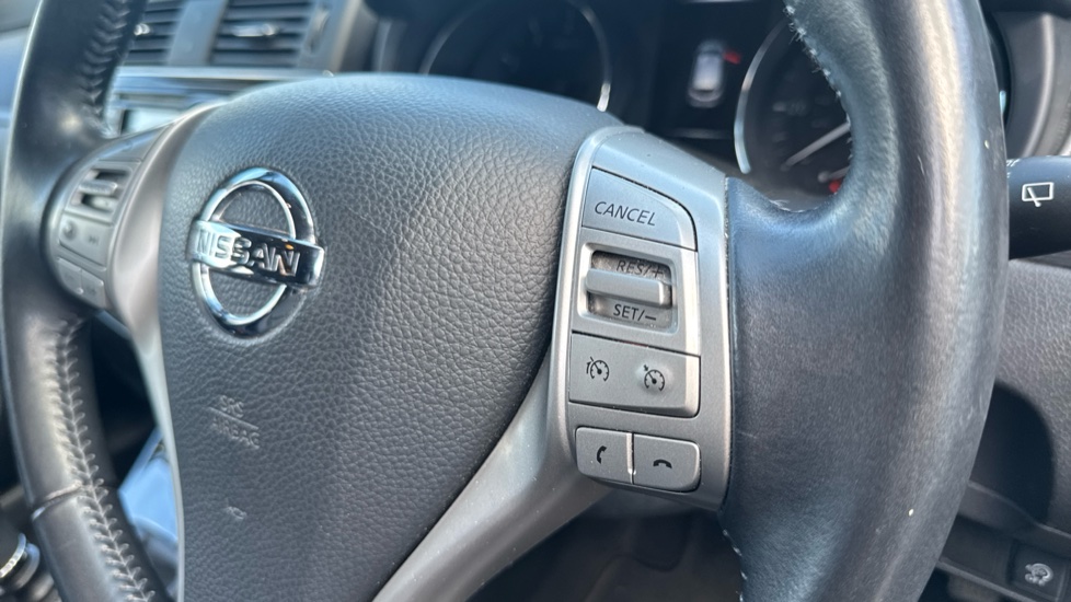 Nissan Pulsar 1.2 DiG-T Tekna 5dr Petrol Hatchback - Image 19