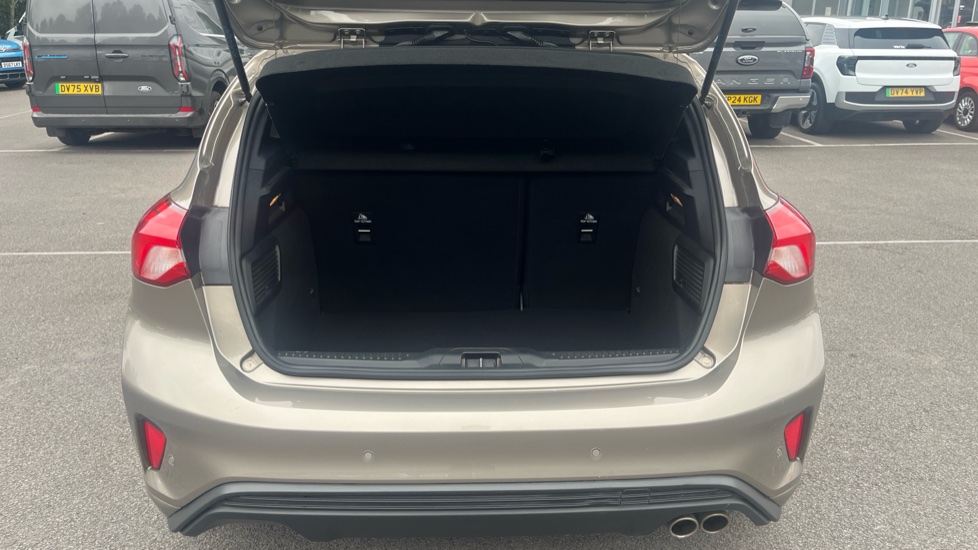 Ford Focus 1.0 EcoBoost 125 ST-Line X 5dr Petrol Hatchback - Image 4