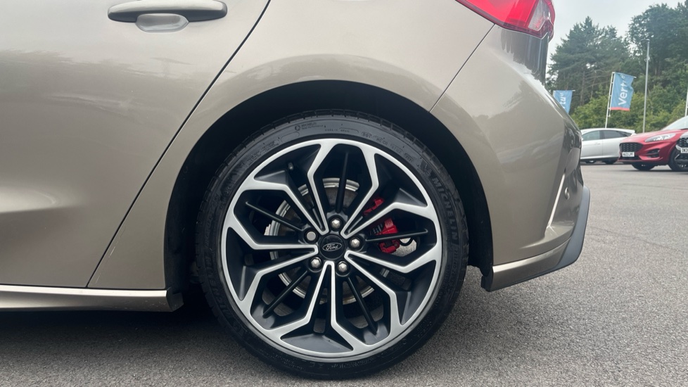 Ford Focus 1.0 EcoBoost 125 ST-Line X 5dr Petrol Hatchback - Image 7