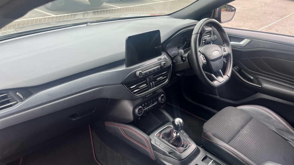 Ford Focus 1.0 EcoBoost 125 ST-Line X 5dr Petrol Hatchback - Image 9