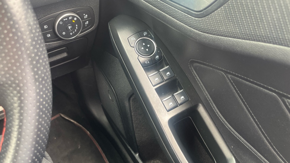 Ford Focus 1.0 EcoBoost 125 ST-Line X 5dr Petrol Hatchback - Image 26