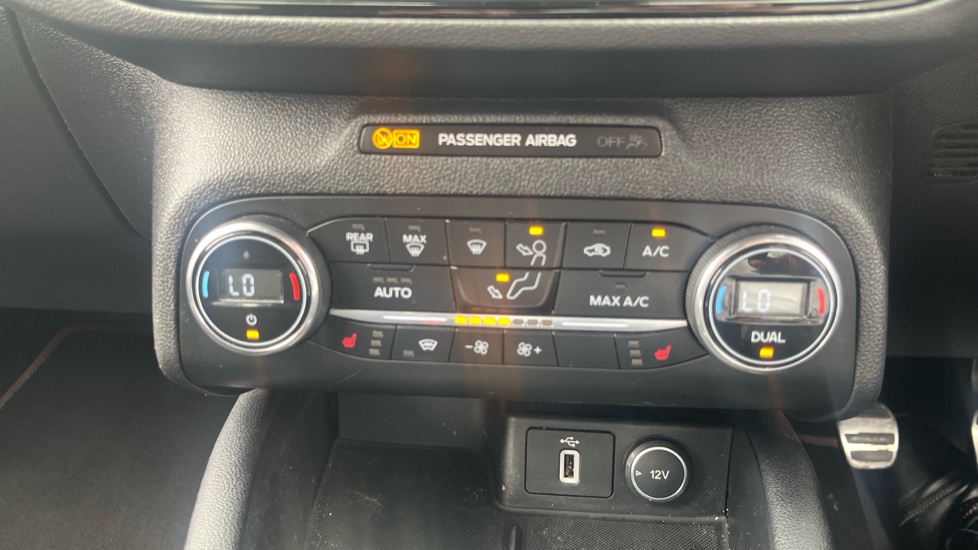 Ford Focus 1.0 EcoBoost 125 ST-Line X 5dr Petrol Hatchback - Image 31