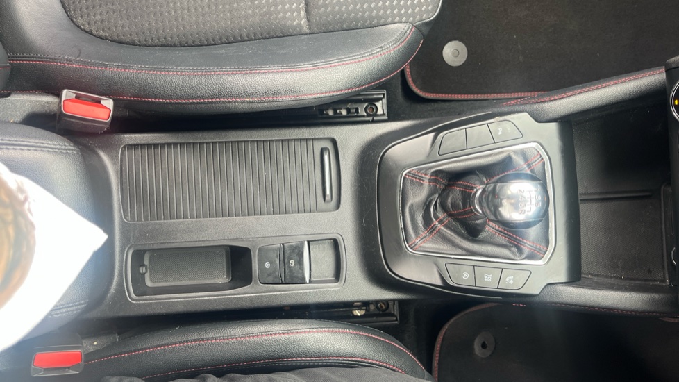 Ford Focus 1.0 EcoBoost 125 ST-Line X 5dr Petrol Hatchback - Image 33
