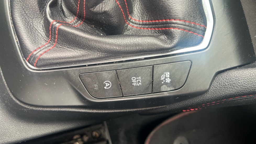 Ford Focus 1.0 EcoBoost 125 ST-Line X 5dr Petrol Hatchback - Image 35