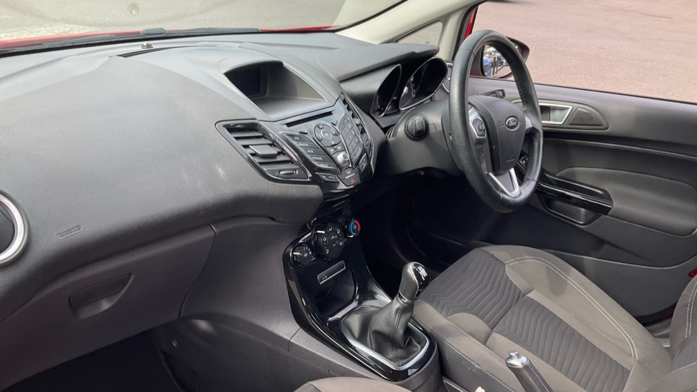 Ford Fiesta 1.0 EcoBoost Zetec 5dr Petrol Hatchback - Image 9