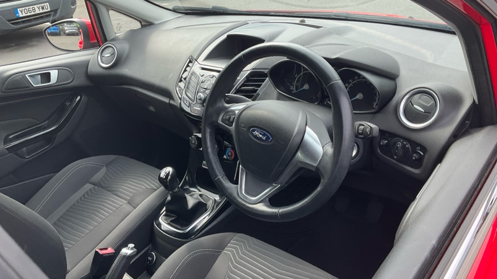 Ford Fiesta 1.0 EcoBoost Zetec 5dr Petrol Hatchback - Image 11