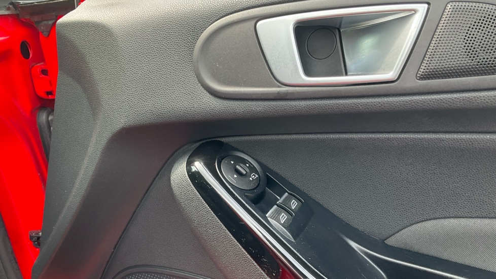 Ford Fiesta 1.0 EcoBoost Zetec 5dr Petrol Hatchback - Image 23