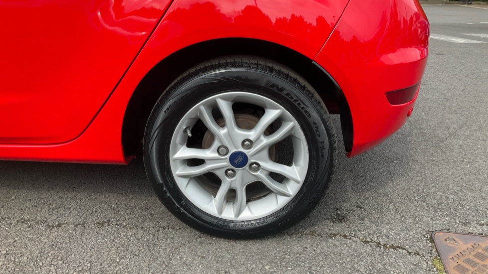 Ford Fiesta 1.0 EcoBoost Zetec 5dr Petrol Hatchback - Image 28