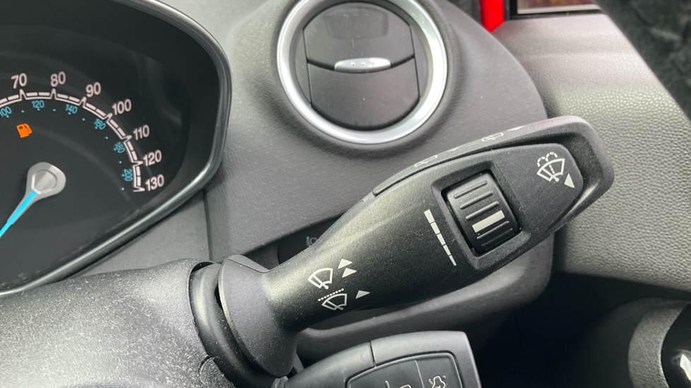 Ford Fiesta 1.0 EcoBoost Zetec 5dr Petrol Hatchback - Image 32