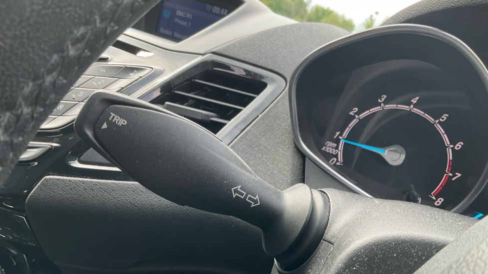 Ford Fiesta 1.0 EcoBoost Zetec 5dr Petrol Hatchback - Image 33