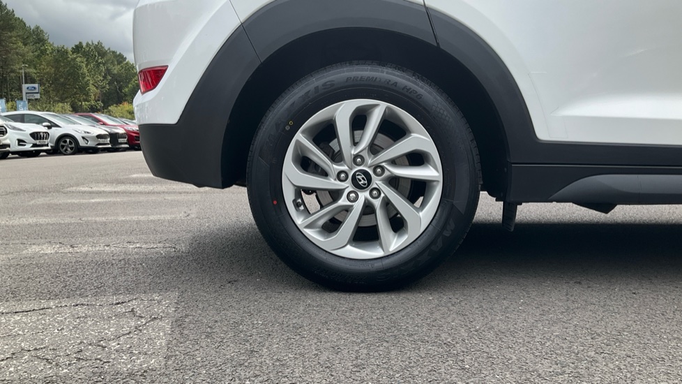 Hyundai TUCSON 1.7 CRDi Blue Drive SE Nav 5dr 2WD Diesel Estate - Image 7