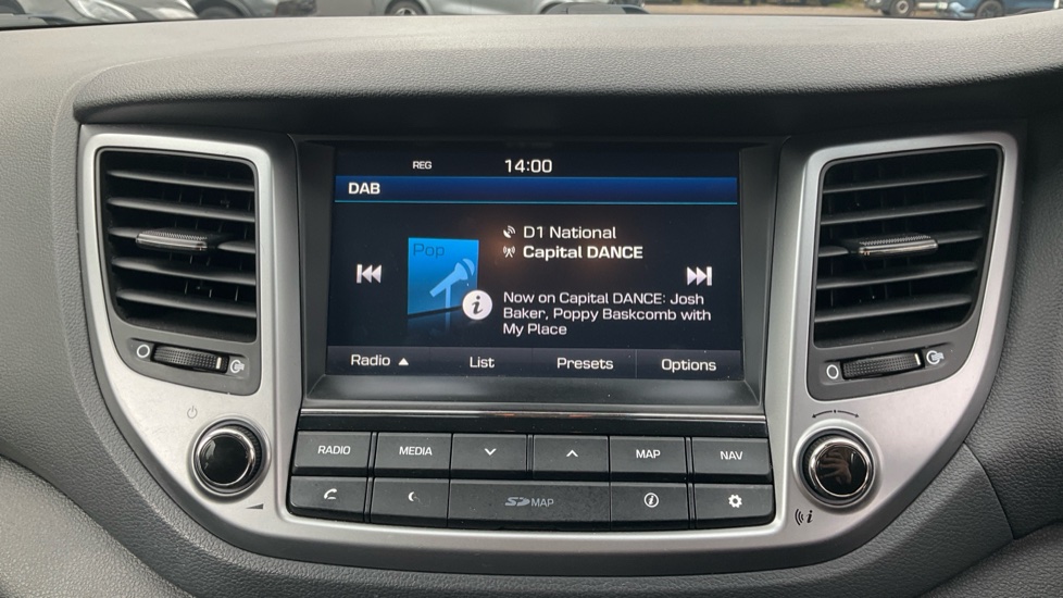 Hyundai TUCSON 1.7 CRDi Blue Drive SE Nav 5dr 2WD Diesel Estate - Image 12