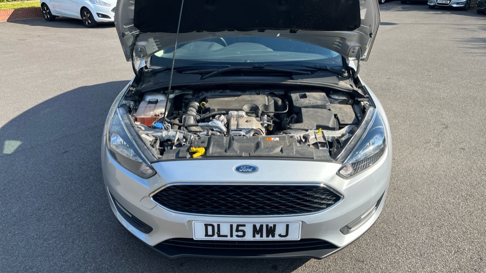 Ford Focus 1.0 EcoBoost Zetec 5dr Petrol Hatchback - Image 8