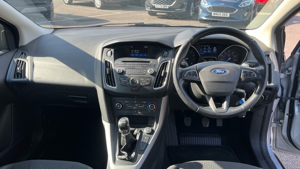 Ford Focus 1.0 EcoBoost Zetec 5dr Petrol Hatchback - Image 10