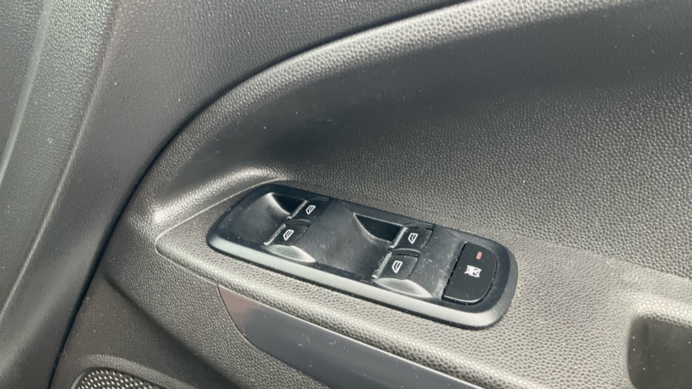 Ford EcoSport 1.0 EcoBoost Zetec 5dr Petrol Hatchback - Image 26