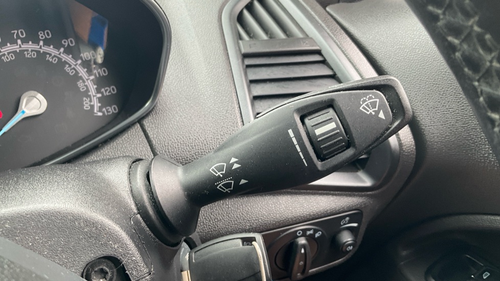 Ford EcoSport 1.0 EcoBoost Zetec 5dr Petrol Hatchback - Image 30