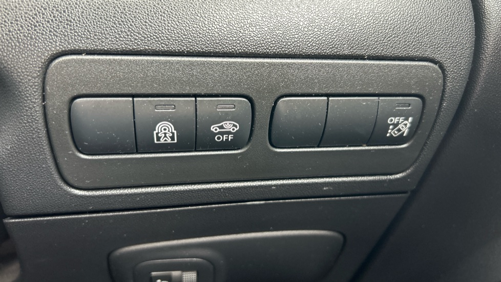 Citroen C3 Aircross 1.2 PureTech 130 Flair 5dr Petrol Hatchback - Image 32