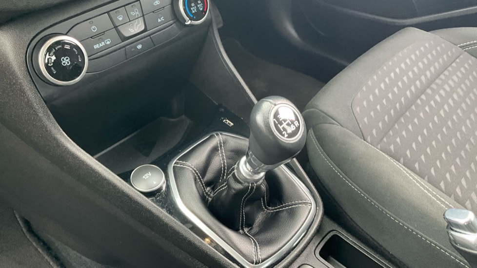 Ford Fiesta 1.0 EcoBoost Zetec 5dr Petrol Hatchback - Image 13