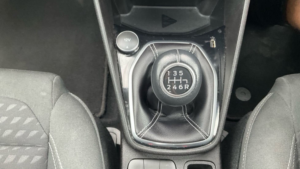 Ford Fiesta 1.0 EcoBoost Zetec 5dr Petrol Hatchback - Image 37