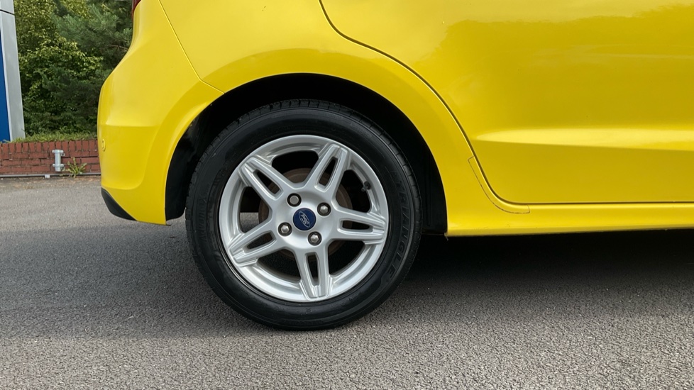 Ford KA+ 1.2 85 Zetec 5dr Petrol Hatchback - Image 7