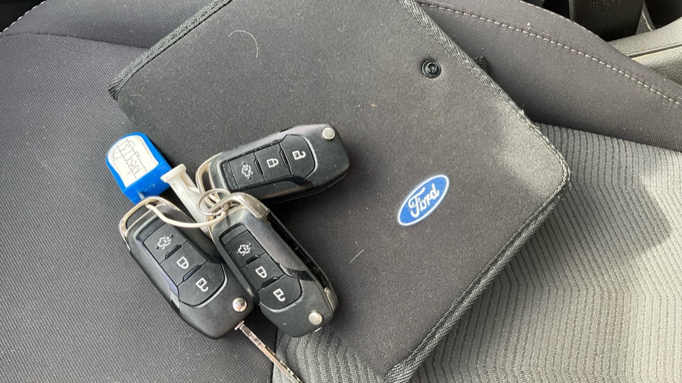 Ford KA+ 1.2 85 Zetec 5dr Petrol Hatchback - Image 19