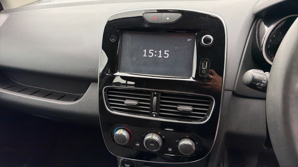 Renault Clio 0.9 TCE 90 Urban Nav 5dr Petrol Hatchback - Image 12