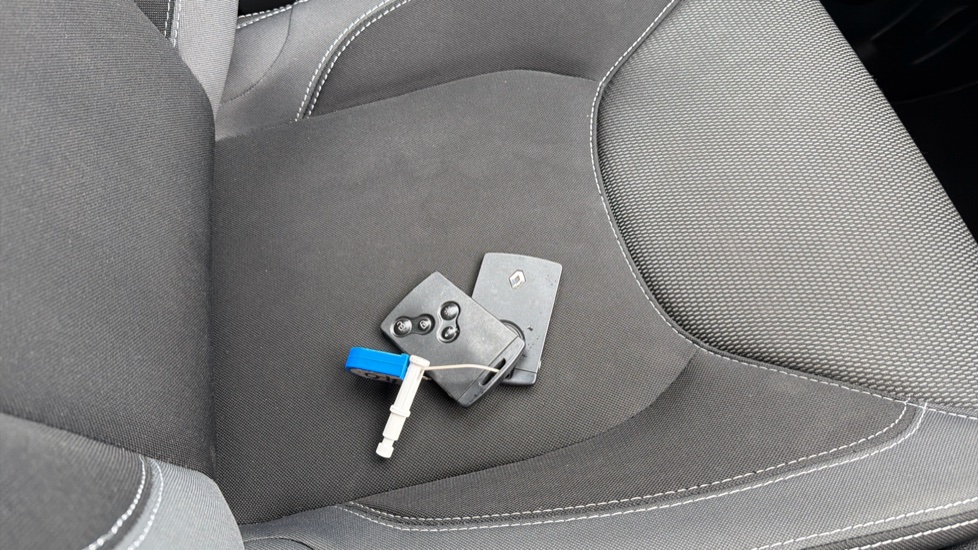 Renault Clio 0.9 TCE 90 Urban Nav 5dr Petrol Hatchback - Image 19