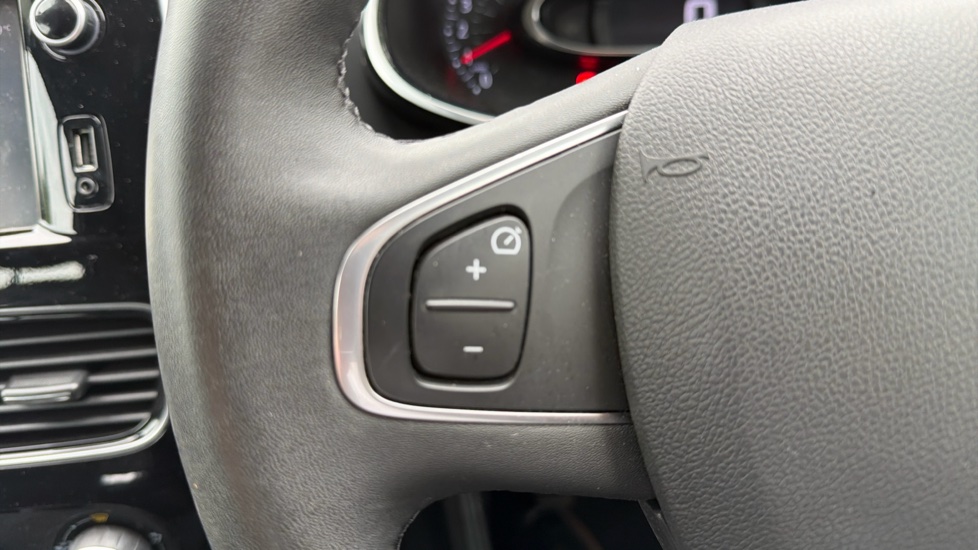 Renault Clio 0.9 TCE 90 Urban Nav 5dr Petrol Hatchback - Image 23