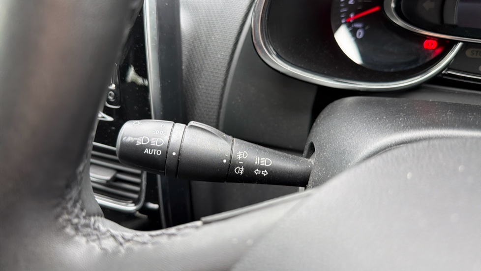 Renault Clio 0.9 TCE 90 Urban Nav 5dr Petrol Hatchback - Image 25