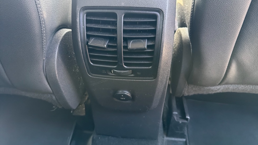 Ford Kuga 2.0 TDCi Titanium 5dr 2WD Diesel Estate - Image 36