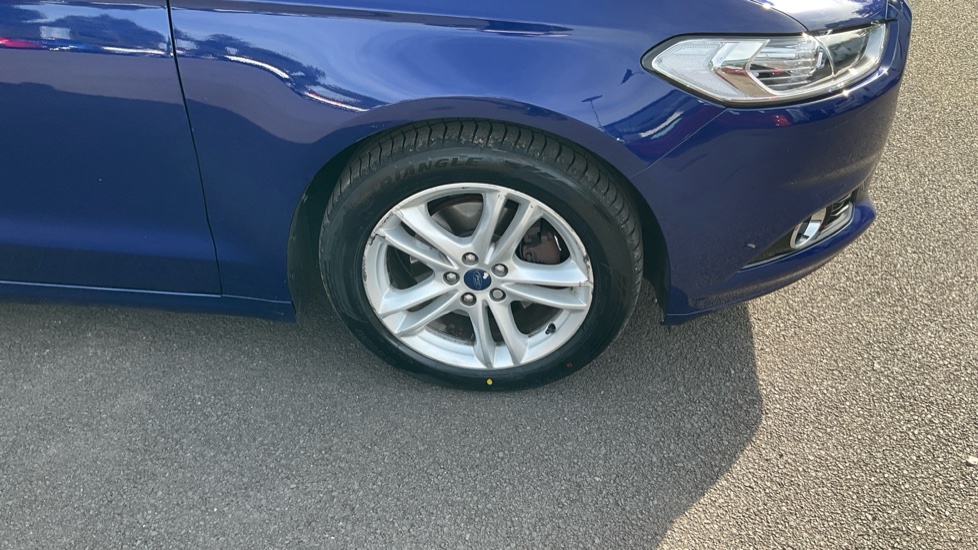 Ford Mondeo 2.0 EcoBoost Titanium 5dr Auto Petrol Hatchback - Image 19