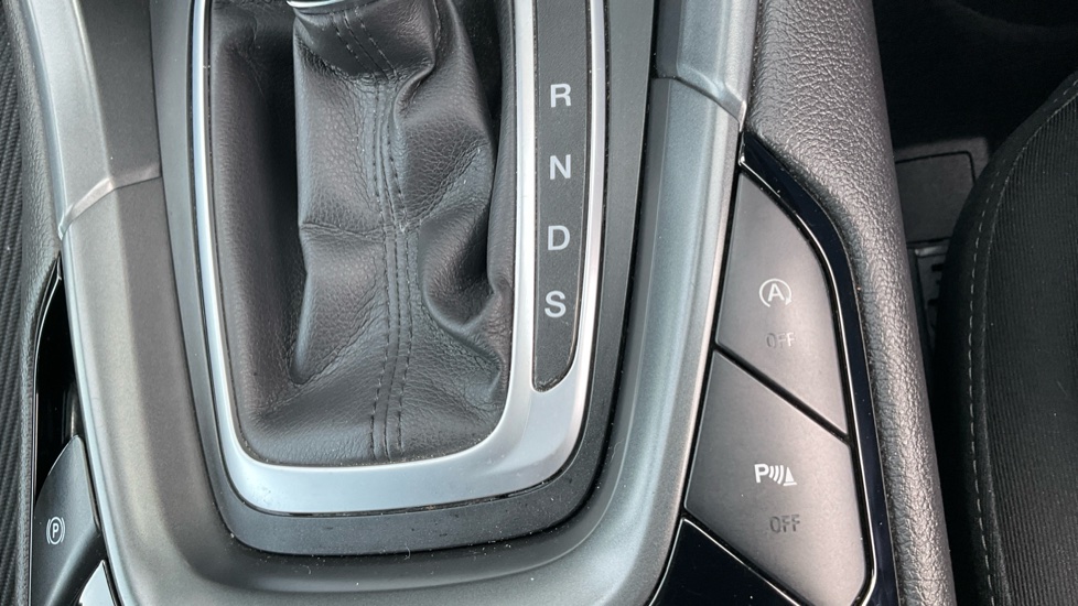 Ford Mondeo 2.0 EcoBoost Titanium 5dr Auto Petrol Hatchback - Image 28