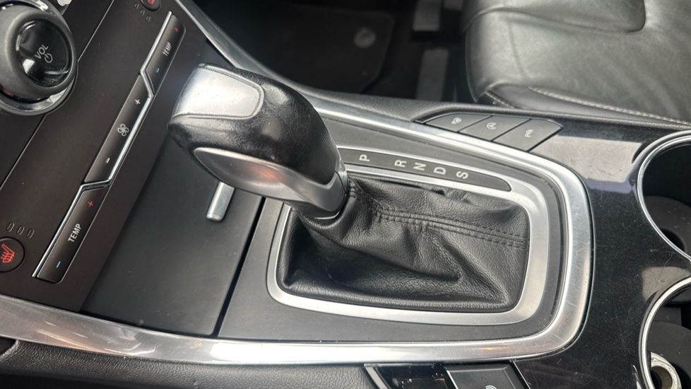 Ford S-MAX 2.0 TDCi 210 Titanium Sport 5dr Powershift Diesel Estate - Image 13