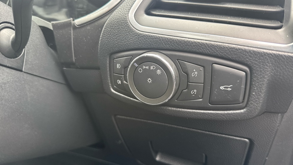 Ford S-MAX 2.0 TDCi 210 Titanium Sport 5dr Powershift Diesel Estate - Image 19